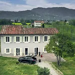 Villa In Campora
